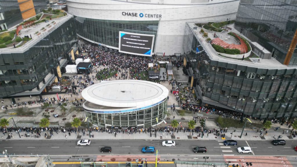 SAN FRANCISCO, CALIFORNIA - NOVEMBER 05: A general view of atmosphere at the League of Legends World Championship Finals on November 5, 2022 in San Francisco, CA. (Photo by Marv Watson/Riot Games)